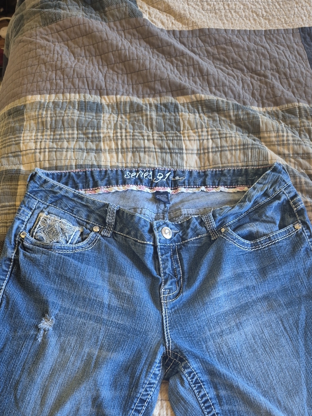 Amethyst Series 31 Women's Blue Denim Jeans Slightly Distressed With Bling
